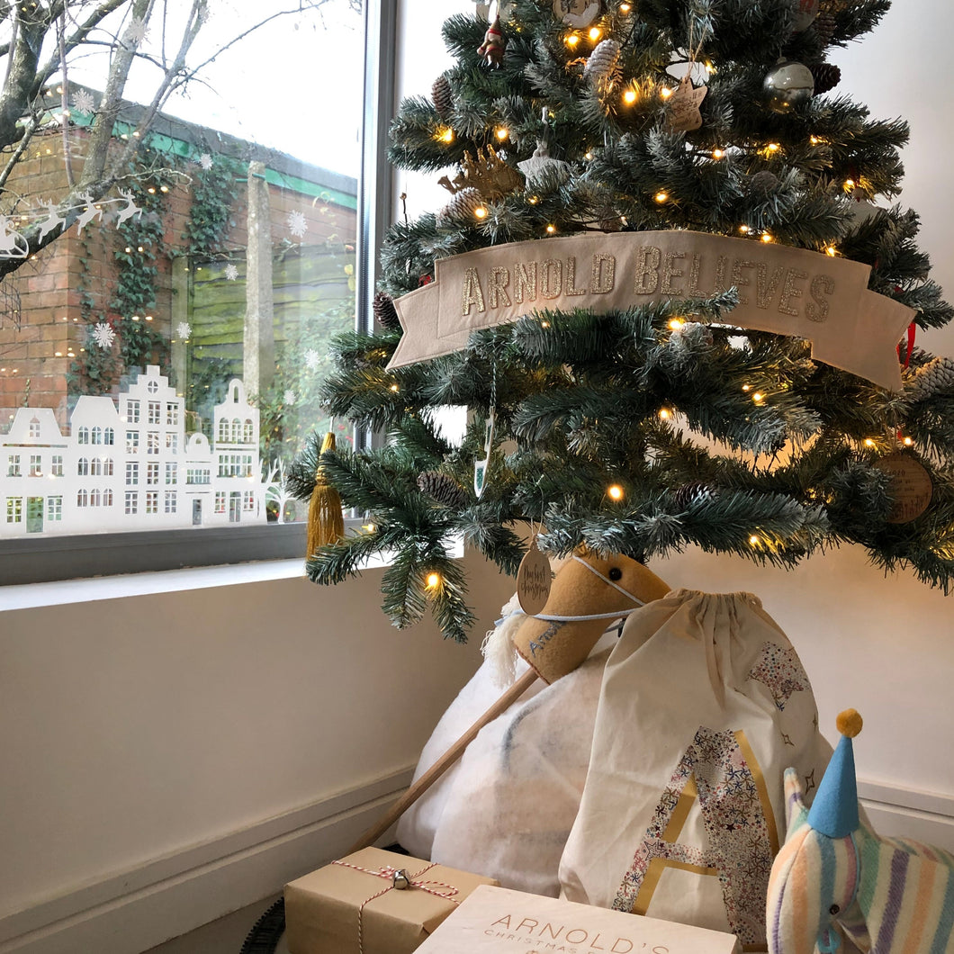 Large 'Believes' Christmas Tree Banner